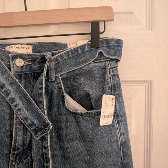 NWT - We The Free East Bay Cuffed Jeans - Picture 3 of 5